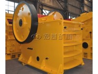 河南宏基矿山机械有限公司，福建时产450吨颚式碎石机价格